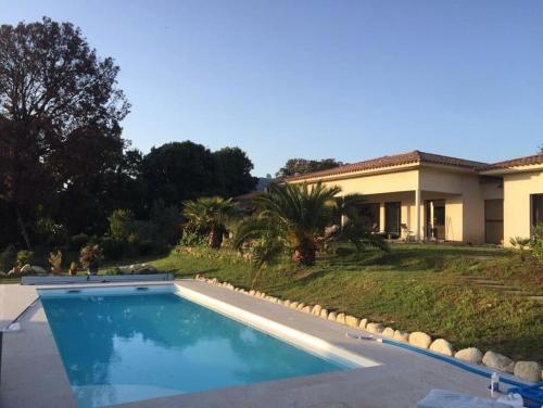 Villa Avec Piscine Proche d'Ajaccio - Location, gîte - Cauro