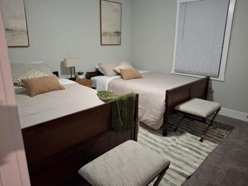 Luxury 4 Large Bedrooms with 5 Beds and 3 Baths, a Quiet Street in Cascade Area in Atlanta, USA