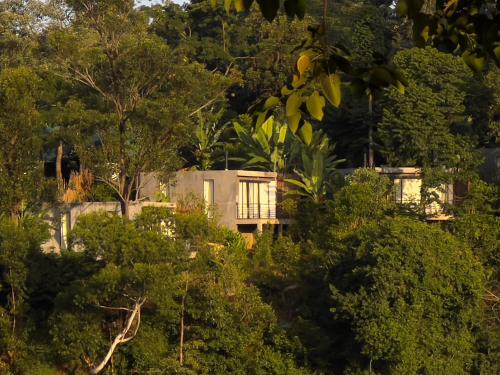 ทัศนียภาพ, Kaliwa Lodge in โดโดม่า