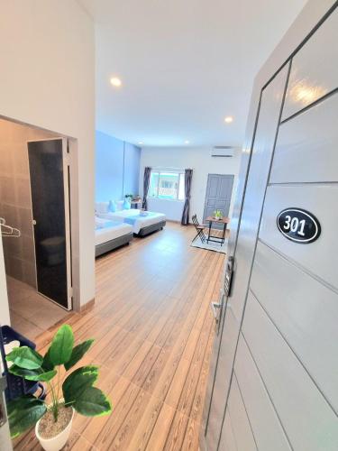 Salle de bain, Zizi Homey Cemara Asri 301 in Medan