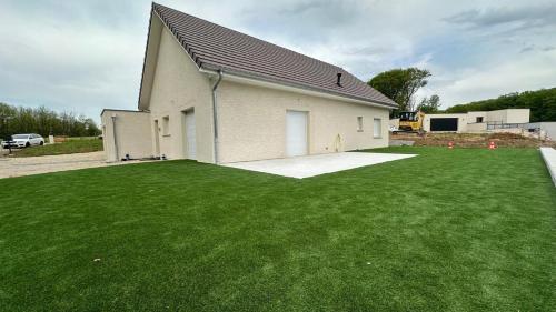 Maison individuelle au calme - Location saisonnière - Saint-Vit