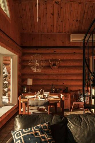 Le Petit Domaine Caché - Lac-Simon (Le Petit Domaine Cache - Lac-Simon) in Duhamel (QC)