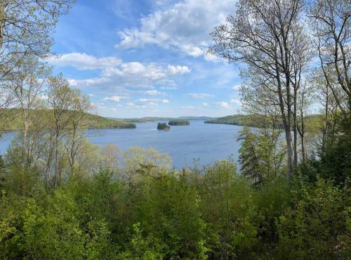 Le Petit Domaine Caché - Lac-Simon