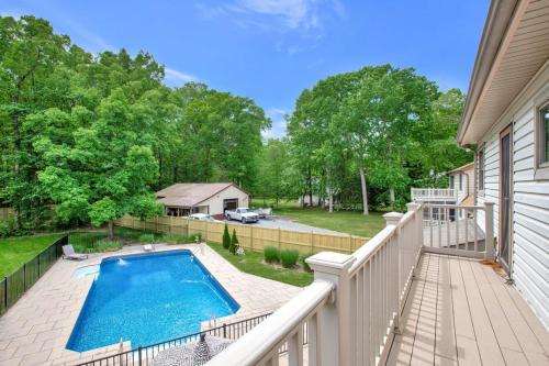 Caribbean Themed Pool Home - 25 min to USNA in Stevensville, USA