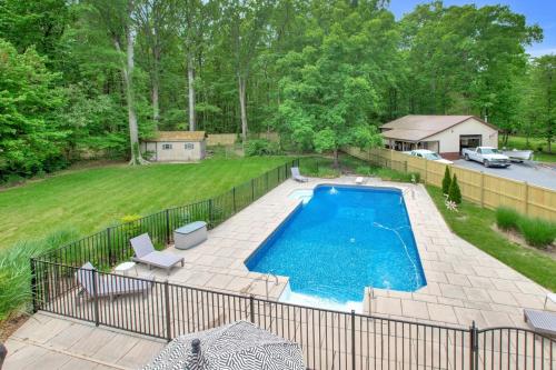 Caribbean Themed Pool Home - 25 min to USNA