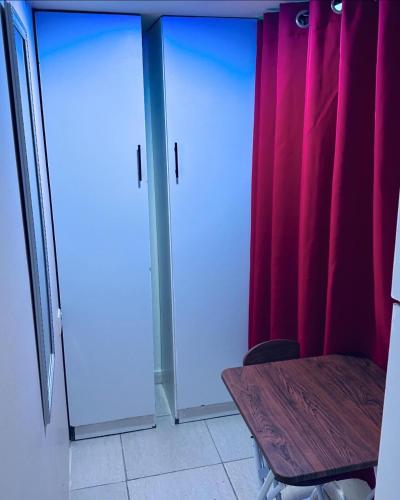 Private room in a well maintained residence, Dubai