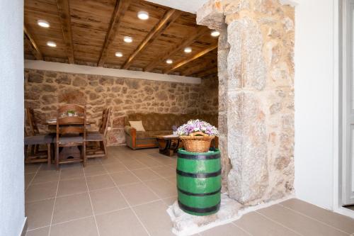 Didovi dvori in 瑟里尼