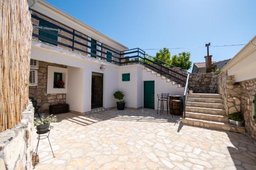 Didovi dvori in 瑟里尼