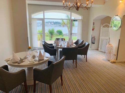 The Commodore Hotel – Instow