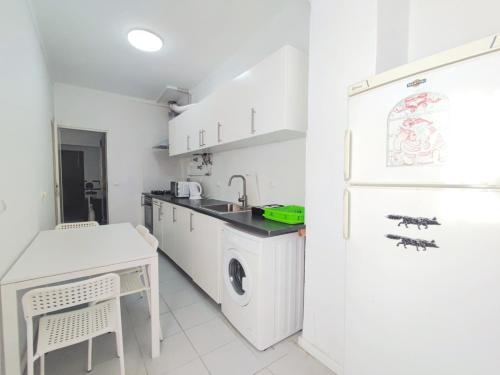 ห้องครัว, laxuries Room for rent in โอดิเวลาส