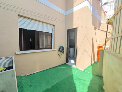 ระเบียง/ชานเรือน, laxuries Room for rent in โอดิเวลาส