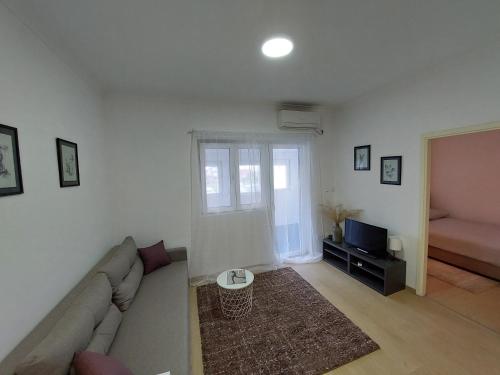 Apartment White Water