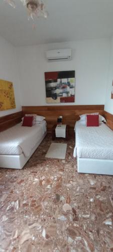Twin Room with Sea View image 1