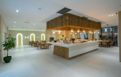 酒吧/Lounge Bar, GREAT WHITE HOTEL in 聖金