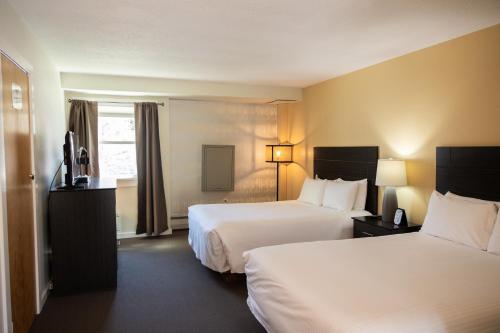 2 double beds