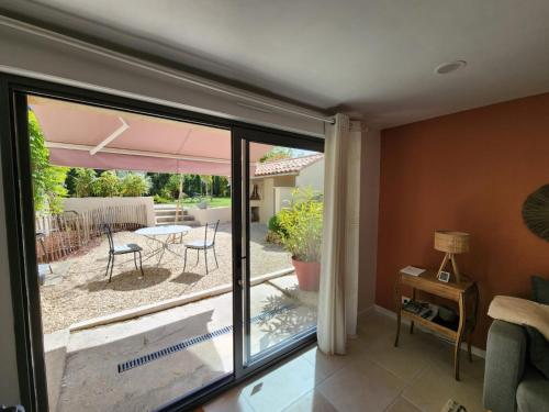 MyLuberon-Appartement au pied du Luberon