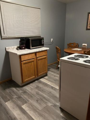 Lodge 305 Complete Fully Furnished House in Phillipsburg (KS)