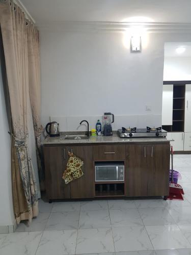 Master's room studio with Stable Power, Fast WIFI, City center