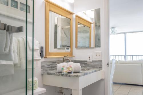 Islander East Condominiums Room Type - 504 - Gulf Front 2 Bedroom 2 Bath for 6