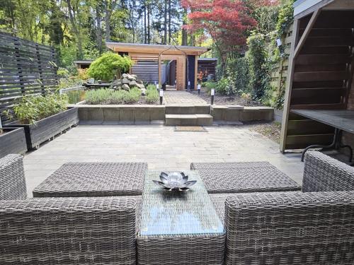 บริการและสิ่งอำนวยความสะดวก, Artz of Nature in เอ็มเม่น