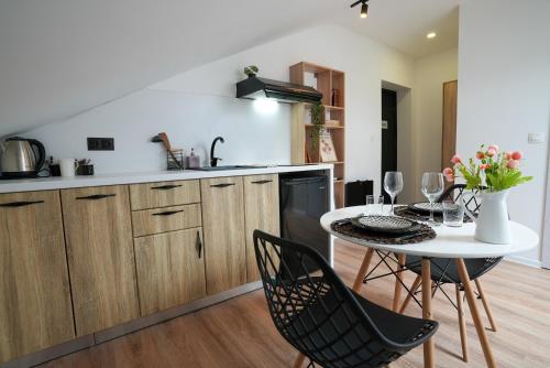 Lily's Studio 1 by Bulgarentals - Central Sofia, Sofia (Foto 2)