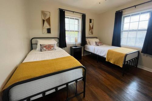 Cameron Getaway with 4 beds & 5 TVs