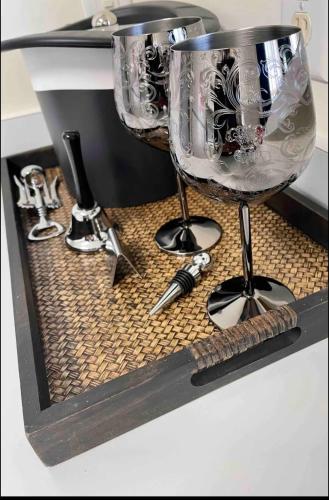 Flock to the sand and the effect of calming waves - image 2