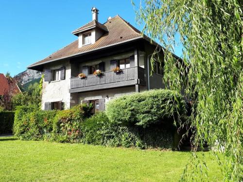 Belle maison rénovée-accès lac et ponton privatif - Location saisonnière - Menthon-Saint-Bernard