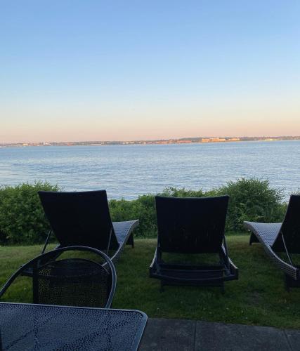 Ocean View The Newport Overlook Two BR House Jamestown Across from Newport RI in Jamestown, USA
