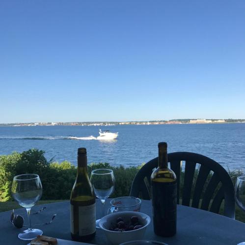 Ocean View The Newport Overlook Two BR House Jamestown Across from Newport RI in Jamestown, USA