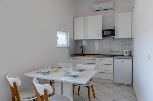 Apartments with parking space Vir - 21523 - image 4