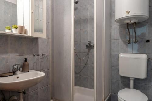 One-Bedroom Apartment with Terrace image 7