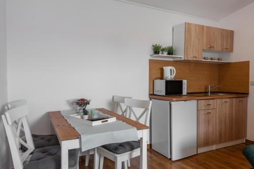 One-Bedroom Apartment with Terrace image 2