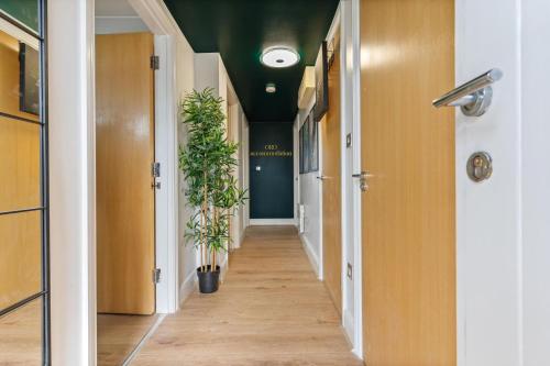 Central Birmingham 2 Bed with Balcony and City Views, Birmingham (photo 9)