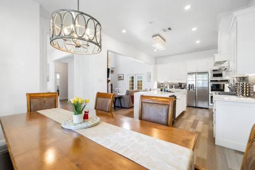Lakeview Oasis Home with Spa in Lake Dallas