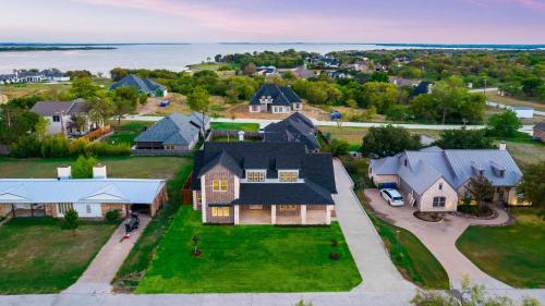 View, Lakeview Oasis Home with Spa in Lake Dallas