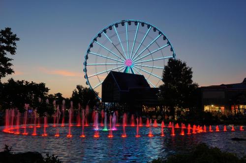 A Hillside Getaway- FREE attraction tickets for each paid day Hot Tub Game Room WIFI - image 12