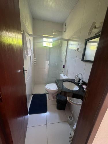 ฝักบัว, hospedagemsaopedro apartamento com garagem a 13 km de Cabo frio 22 km de arraial do cabo in เอสตาเซา