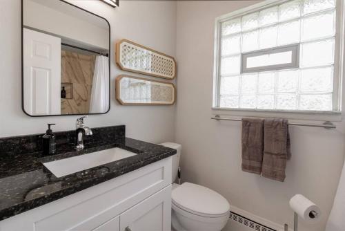 NEW! Comfy 1 Bedroom Flat I Hollywood Suites thumb 4