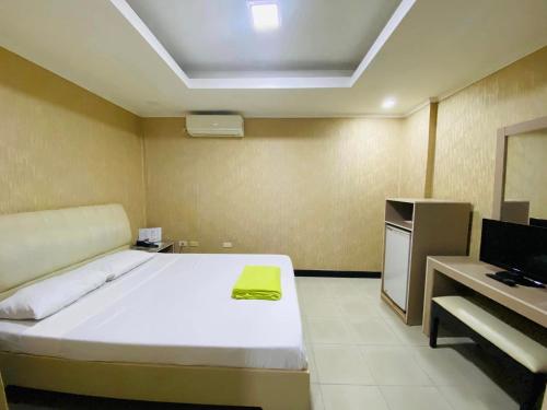 OYO 700 Pj Inn Hotel, Mabalacat