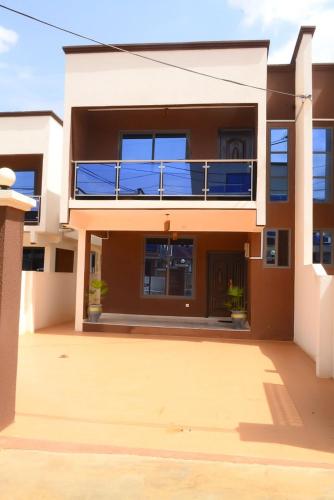 Luxury Townhome in Oyarifa