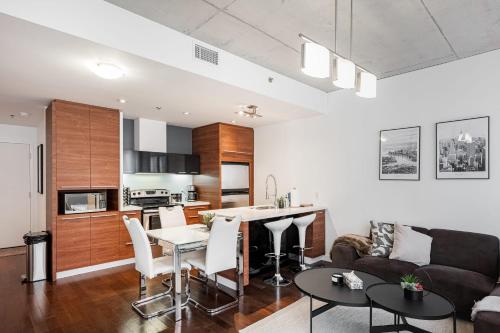 Modern 2br Condo in Heart of Old Port