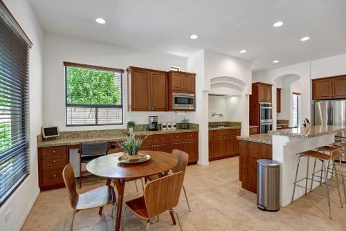 Walk to Coachella, Open Floor Plan and Total Privacy! in Indio, USA