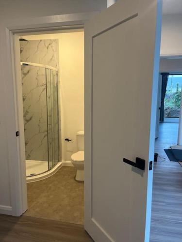 Deerpark semi sleeps 8 with sofa bed & optional extra outdoor sauna in Cashel