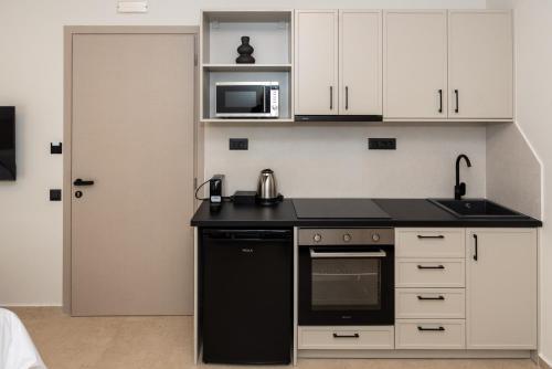 Tokyo Studios in Khiosz