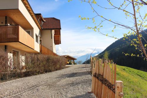 Almresidenz Unterrain zum Hartl -1 km BY CAR DISTANCE SKI SLOPES KRONPLATZ Olang