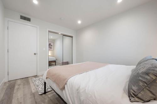 Modern NOHO Gem 5ms 4rm Universal in Los Angeles, USA