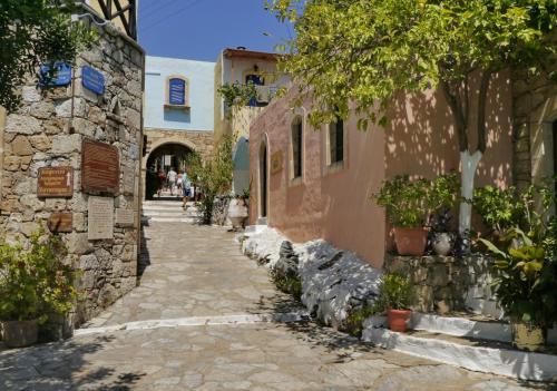 Arolithos Traditional Village Hotel in Tílisos