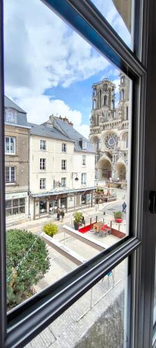 ที่เที่ยวใกล้ที่พัก, Studio vue Cathédrale Laon (Studio vue Cathedrale Laon) in ลอง