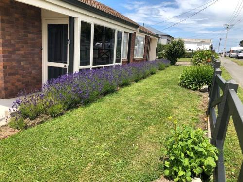 Cozy 2 Bedrooms Lavender Garden House